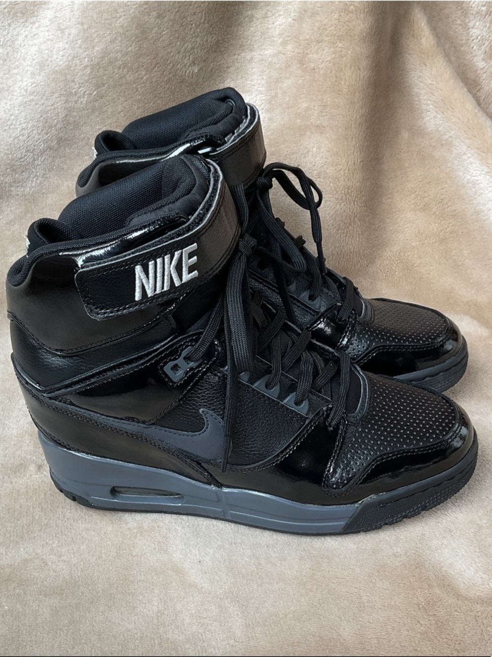 Nike Women’s Air Revolution Anthracite Sky Hi Wedge Sneaker Size 8.5
